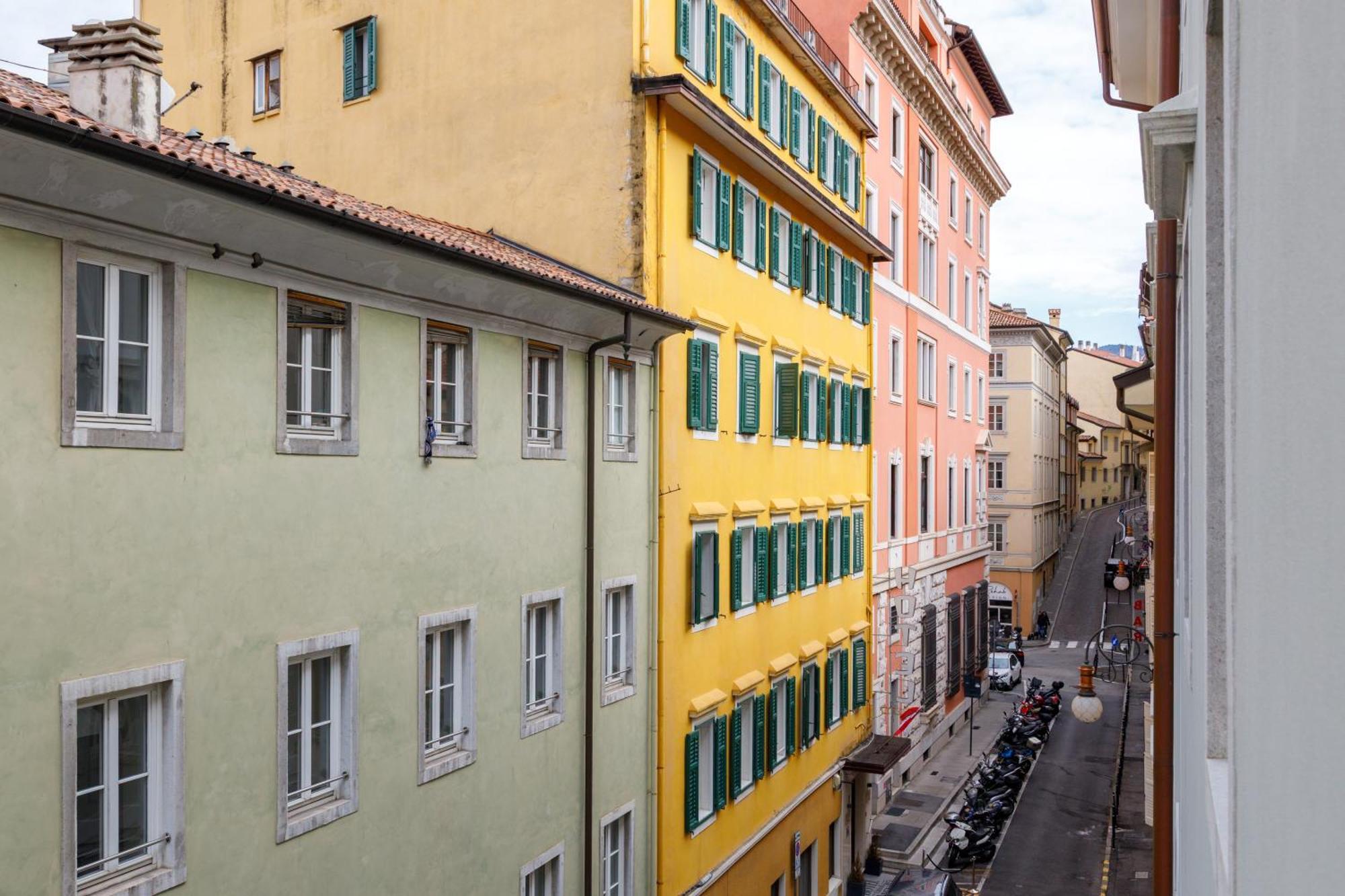 Appartamento Rifugio Whitman, Con Parcheggio In Centro Trieste